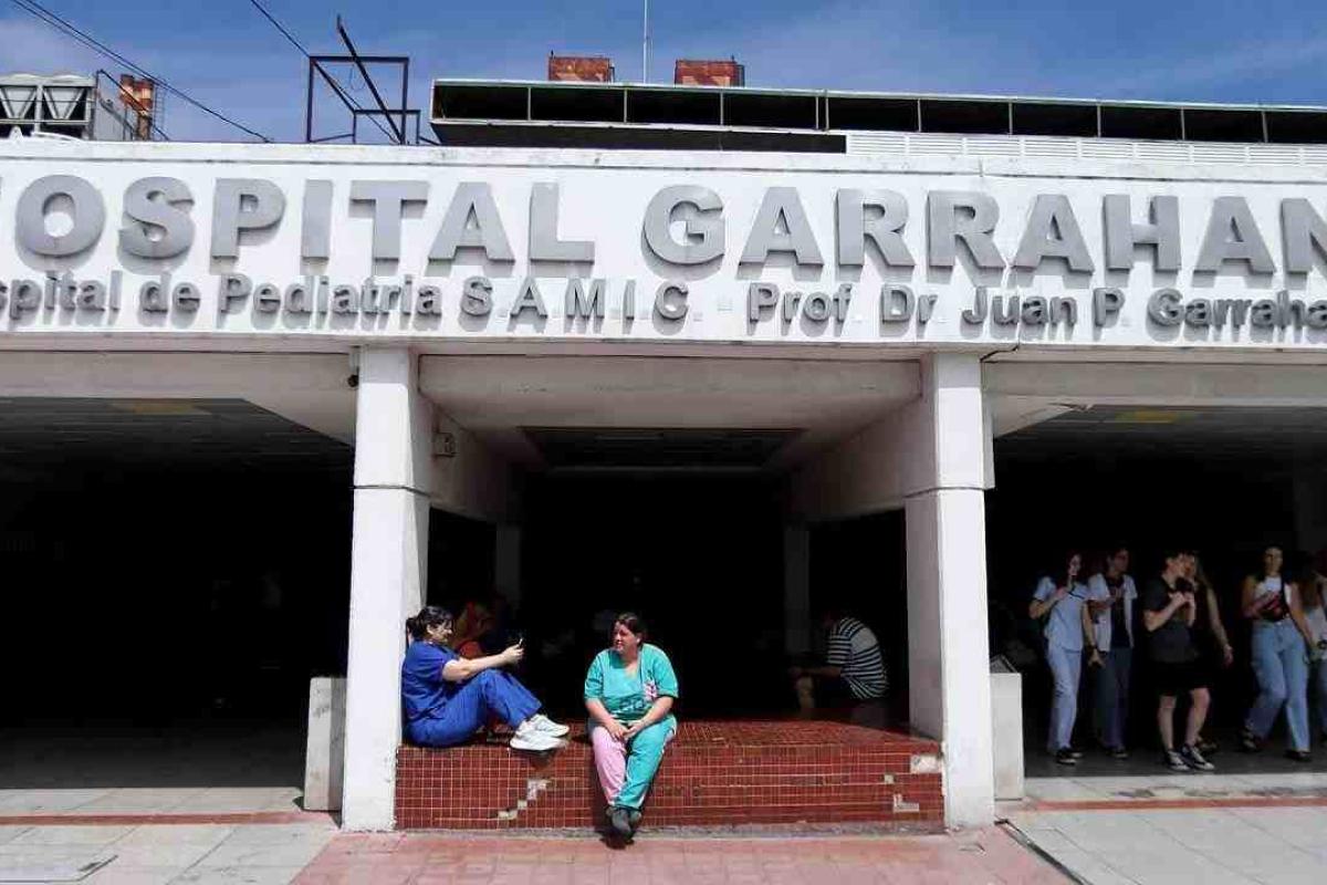 Trabajadores del Hospital Garrahan denunciaron penalmente a Javier Milei y presentaron un amparo por la Ley de Emergencia Pediátrica