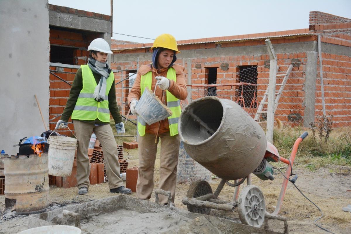 Impulsan en Buenos Aires un cupo femenino en la construcción para ampliar la participación de las mujeres en el sector