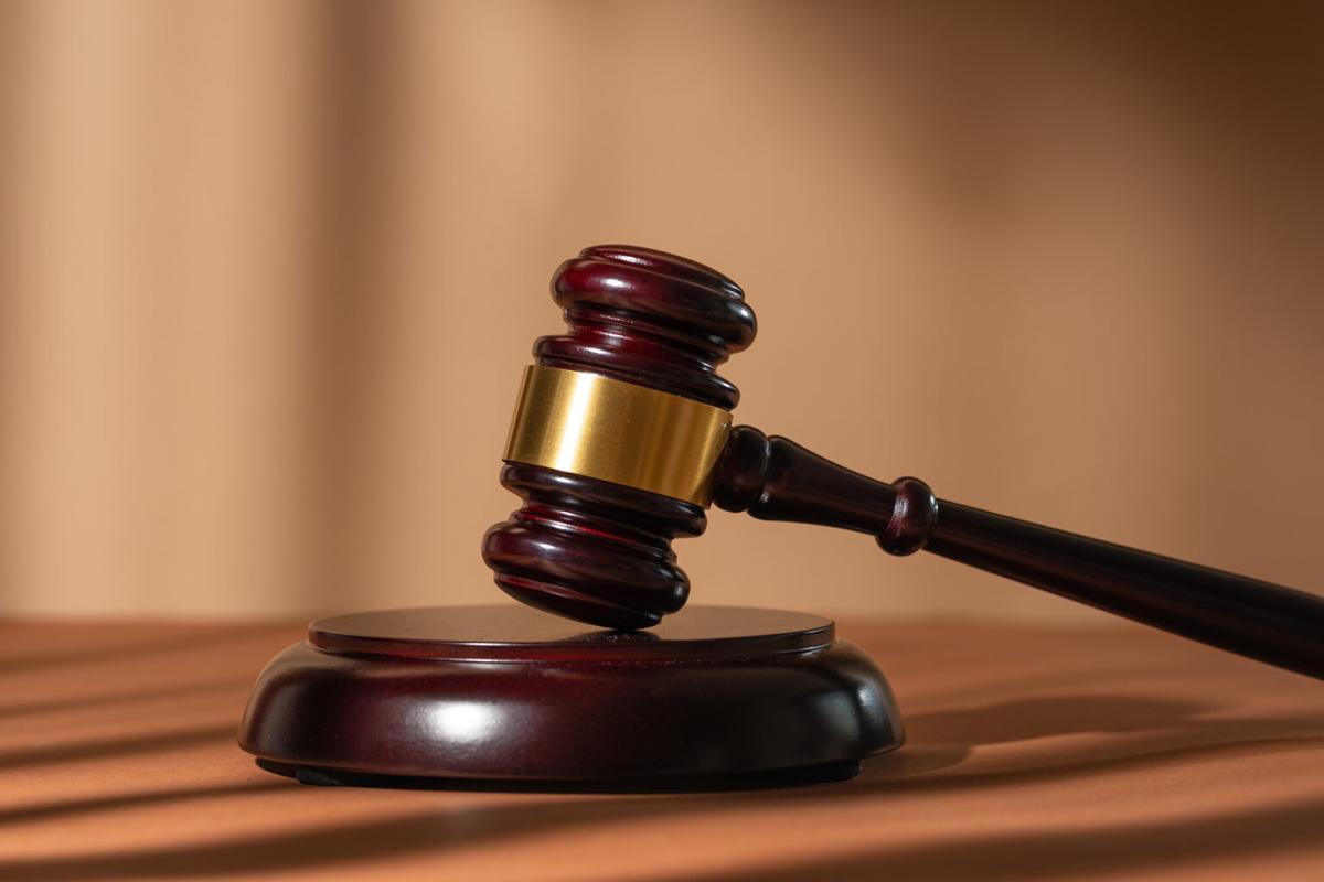 Condenan a una cooperativa por despedir a un trabajador con discapacidad auditiva y ordenan que la sentencia sea comunicada en lenguaje de señas