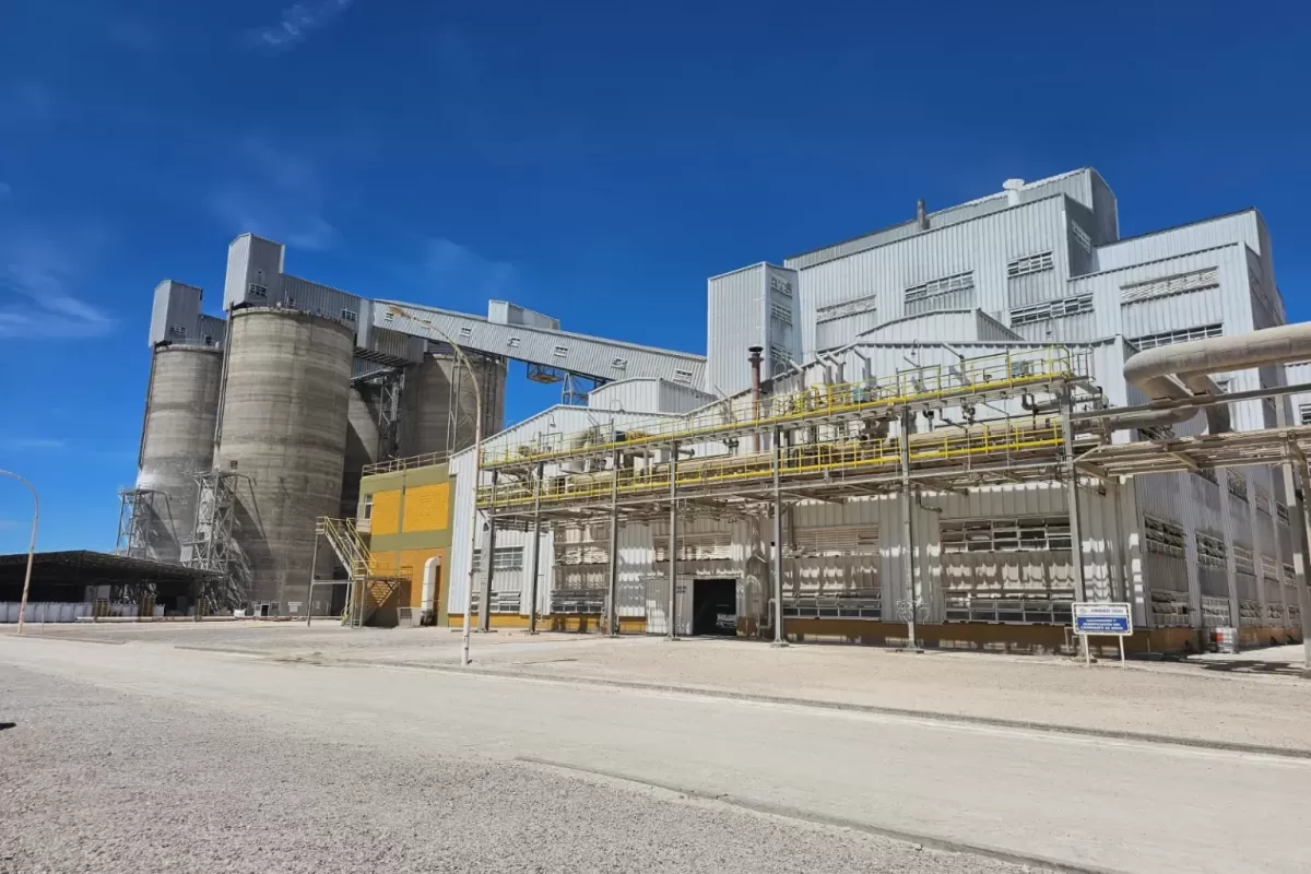 Tensión en ALPAT: levantan el bloqueo pero sigue el conflicto por la contratación de camioneros rionegrinos