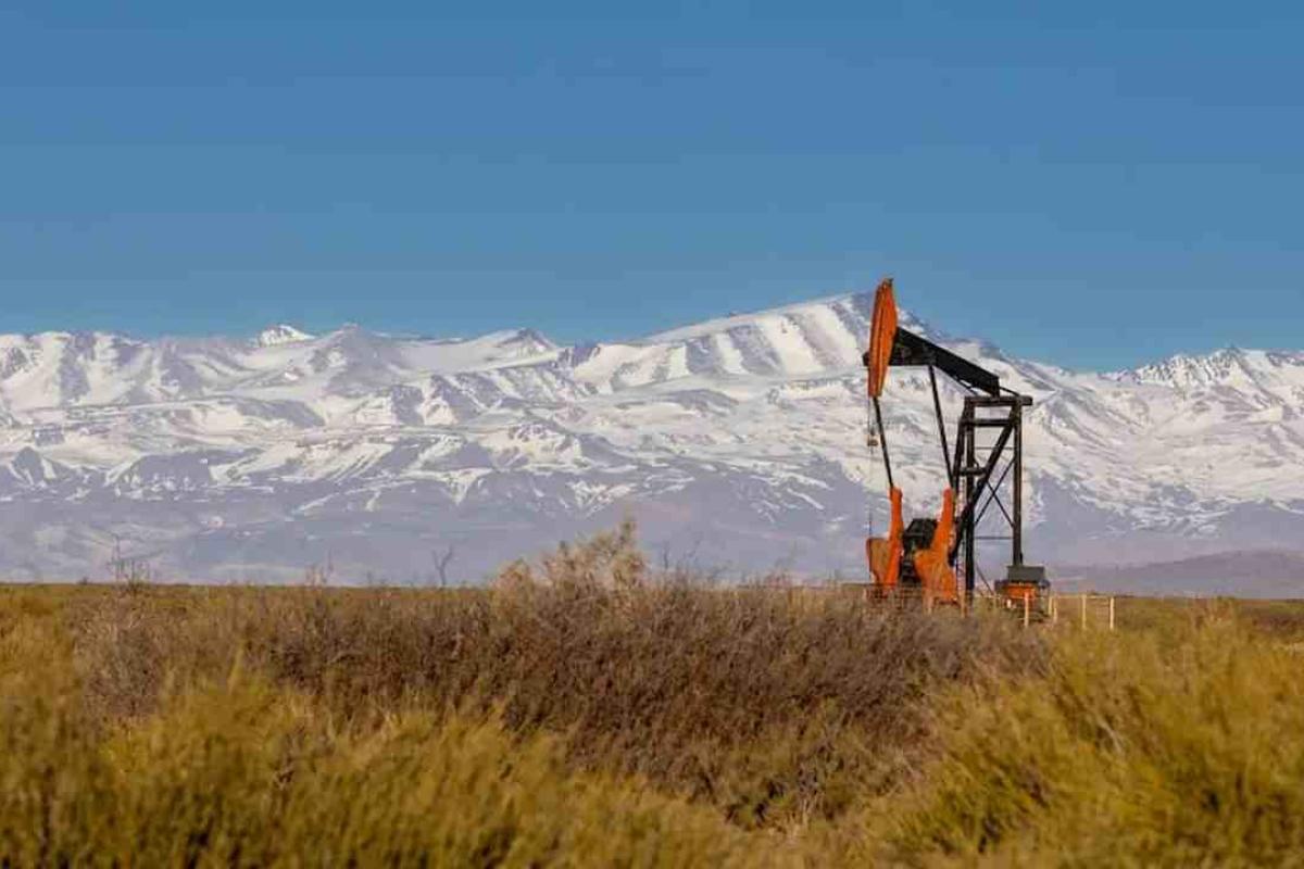 Petroleros de Mendoza paralizarán yacimientos en rechazo a despidos y denuncias de persecución sindical