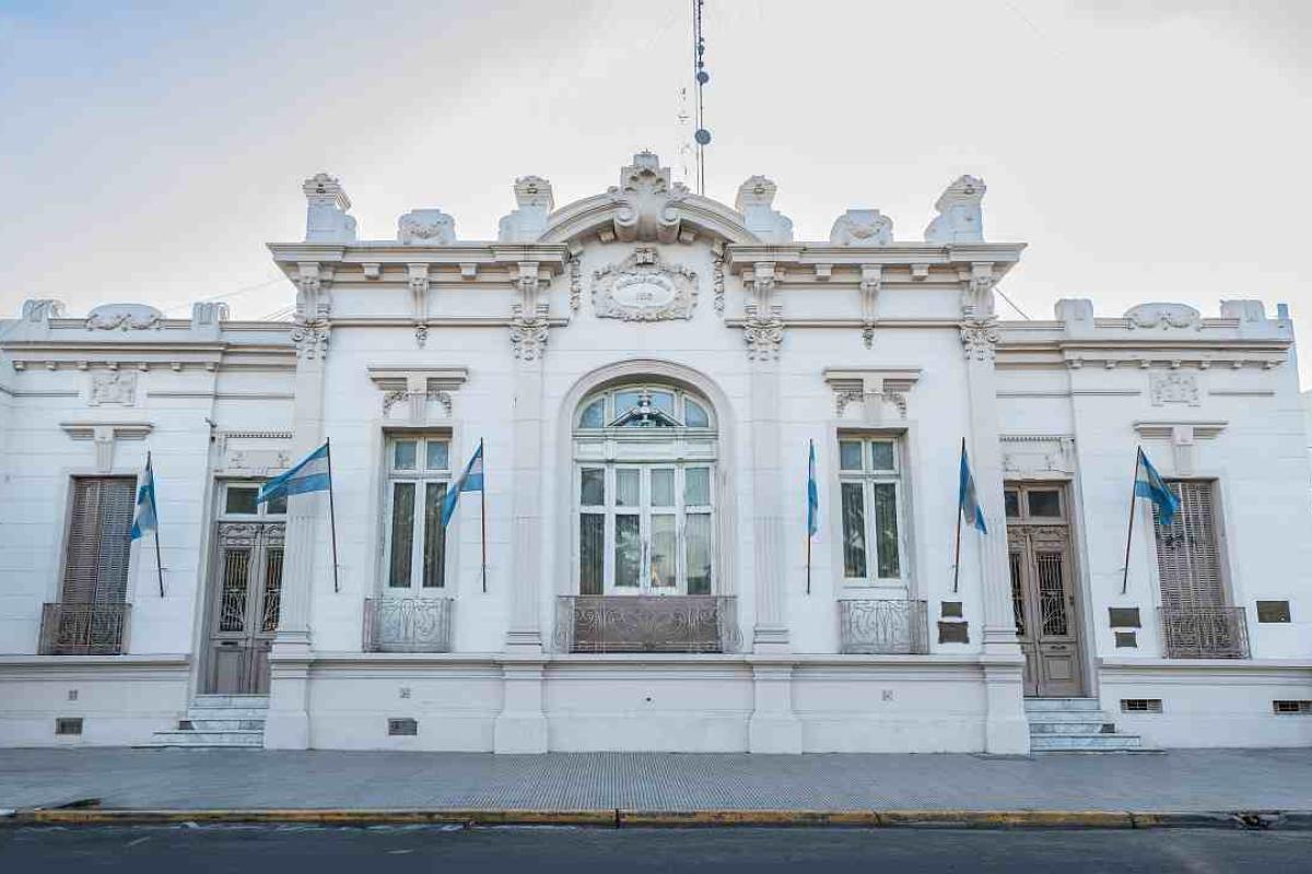 Escándalo en Moreno: acusan a una familia de cobrar $5 millones por mes sin trabajar en la Municipalidad