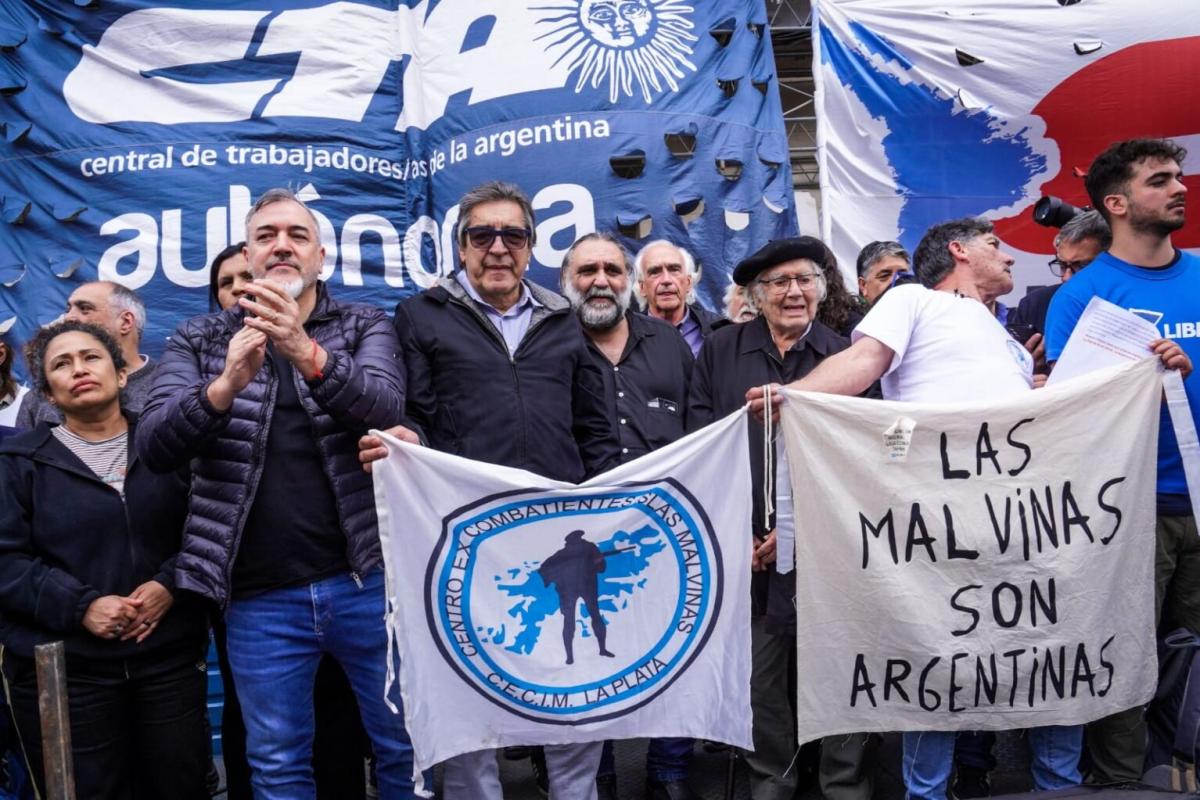 Las CTA marcharon a Tribunales contra el fallo de la Corte y reclamaron la derogación del DNU 70/23