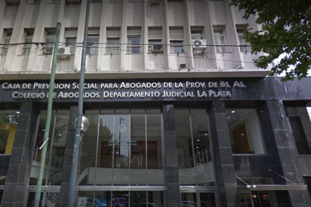 Denuncian despidos arbitrarios y desmanejo de fondos en el Colegio de Abogados: tensión entre trabajadores y autoridades