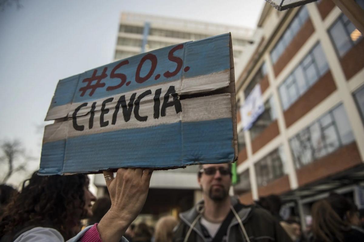 ATE denuncia que el CONICET perdió cerca del 12% de su planta durante la gestión de Milei y alerta por nuevos recortes