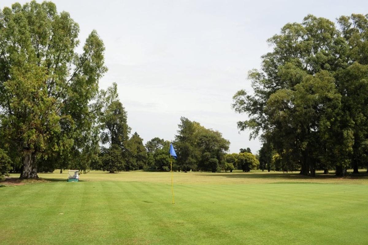 Golpe a los derechos laborales: la Corte avaló que los clubes de golf no registren a los “caddies” como empleados
