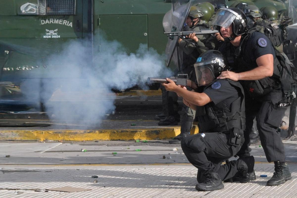 Tensión y tiroteos en Bernal Oeste durante un intento de ocupación de un predio