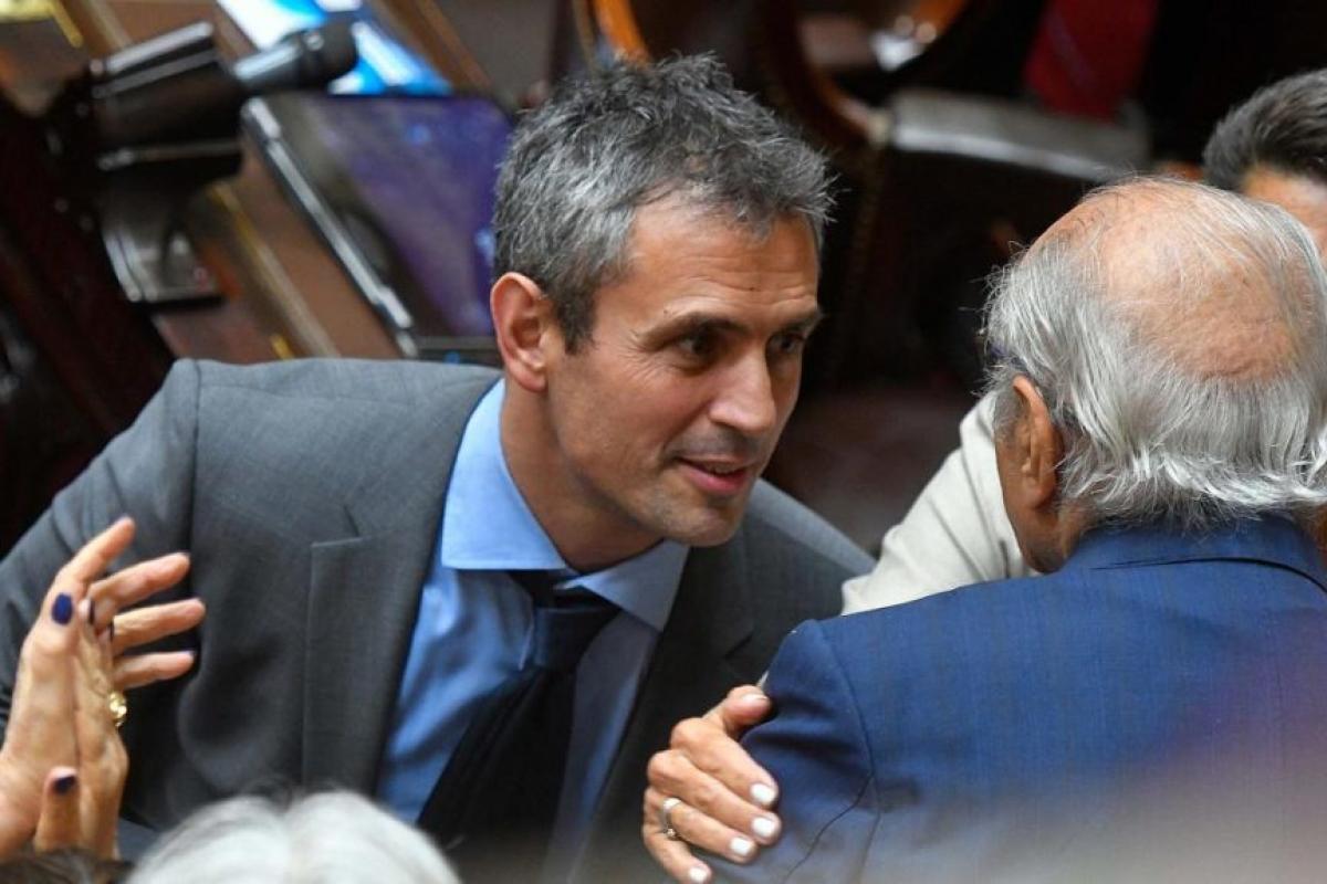 Negocio familiar en OSPRERA: la madre del socio de Martín Menem facturó $120 millones en un mes con una firma creada ad hoc