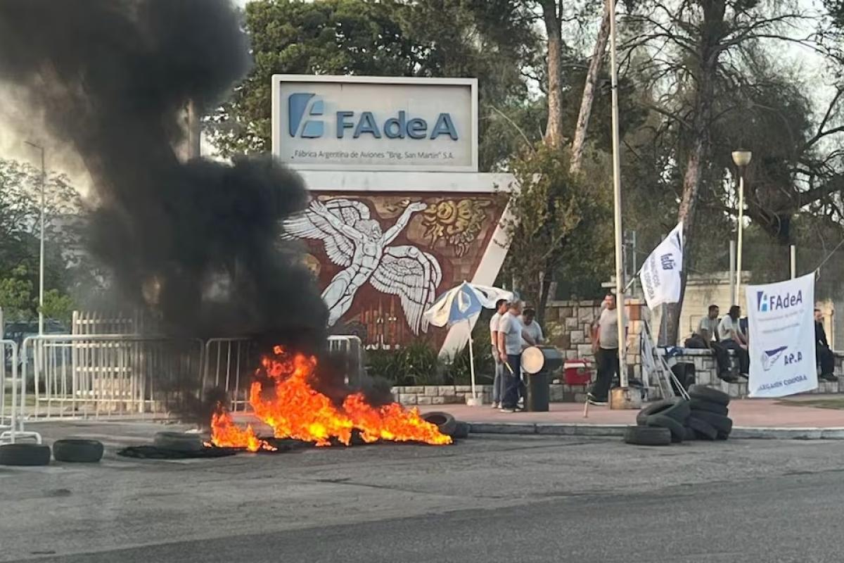 FAdeA al borde del colapso: empleados sin sueldos y operaciones paralizadas