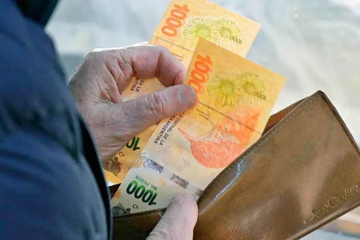 Encuesta revela un giro en las preocupaciones sociales: salarios y empleo desplazan a la inflación