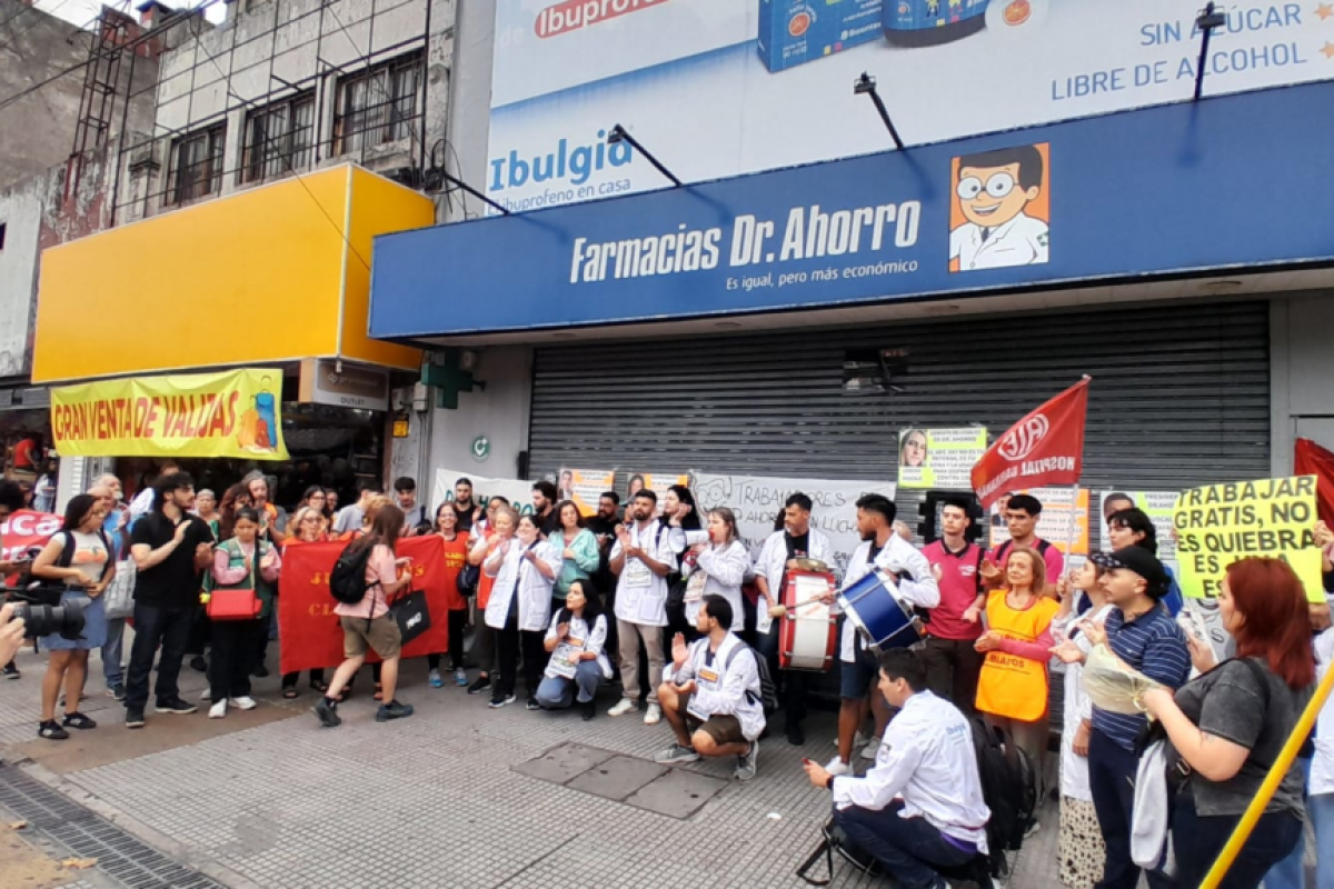 Crisis laboral en Farmacias Dr. Ahorro: denuncian falta de pago de licencias, salarios en cuotas y nuevos despidos