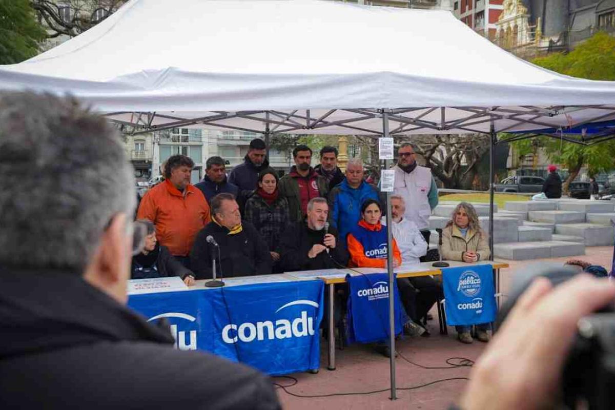El FreSU reclama elevar el salario mínimo a más de $3 millones para una familia trabajadora