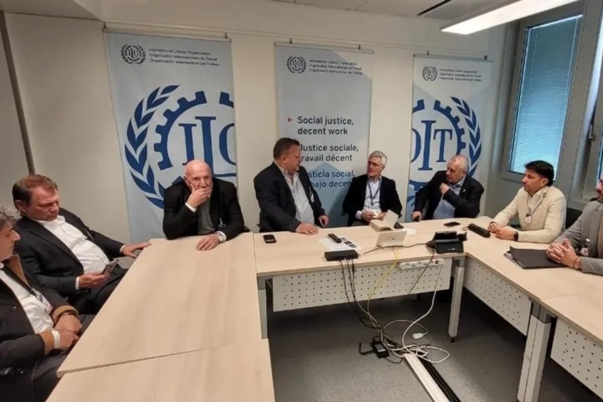 Sindicatos aeronáuticos reforzaron ante la OIT sus denuncias contra el Gobierno por restricciones al derecho de huelga