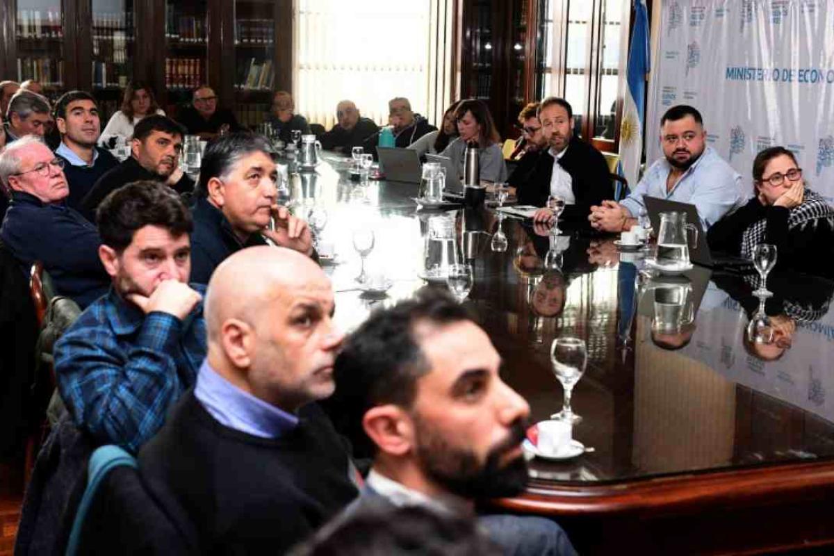 Gremios estatales bonaerenses aceptaron el aumento salarial propuesto por el gobierno de Kicillof