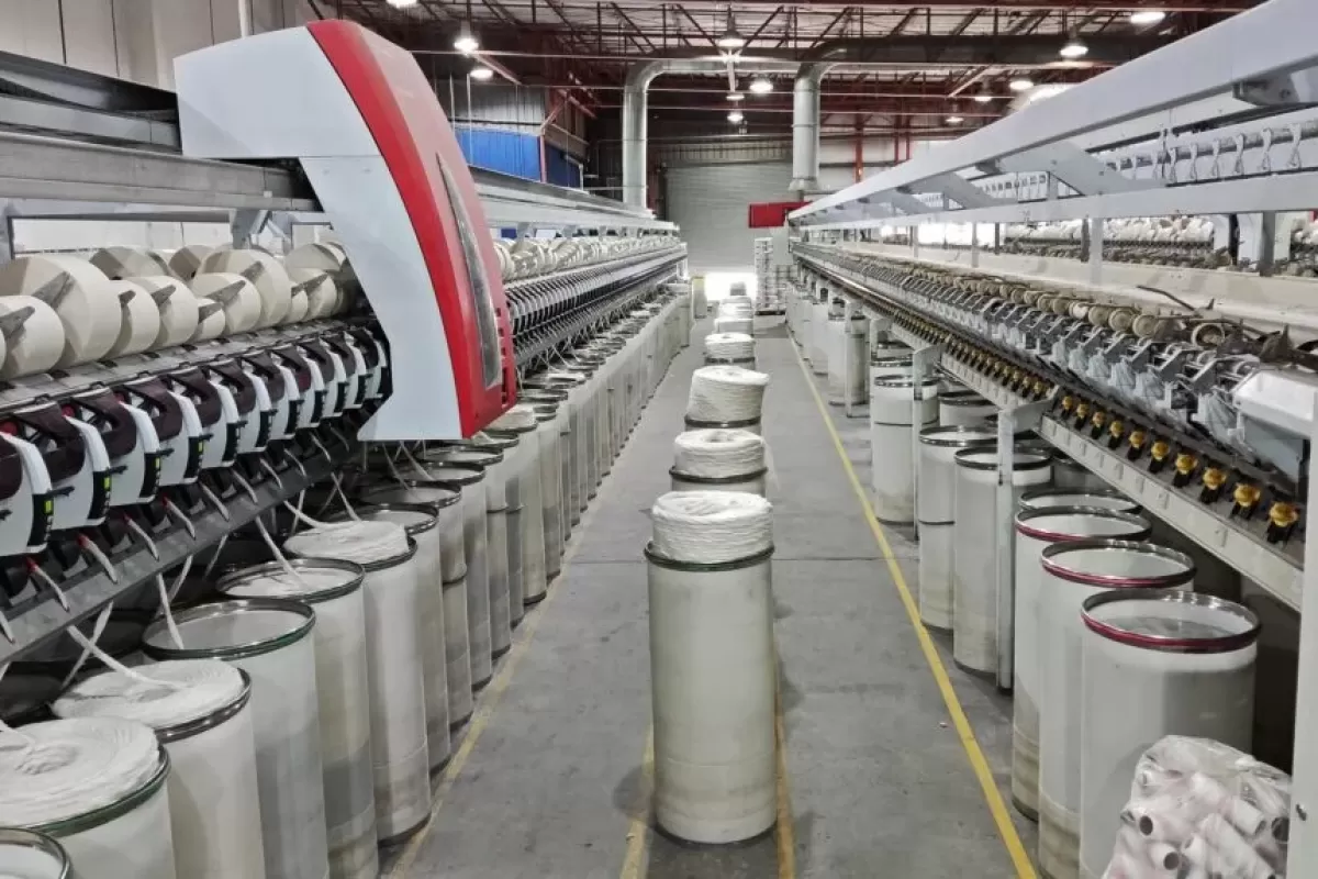 La industria textil profundiza su crisis: concentra uno de cada tres empleos fabriles perdidos y opera con niveles mínimos de actividad