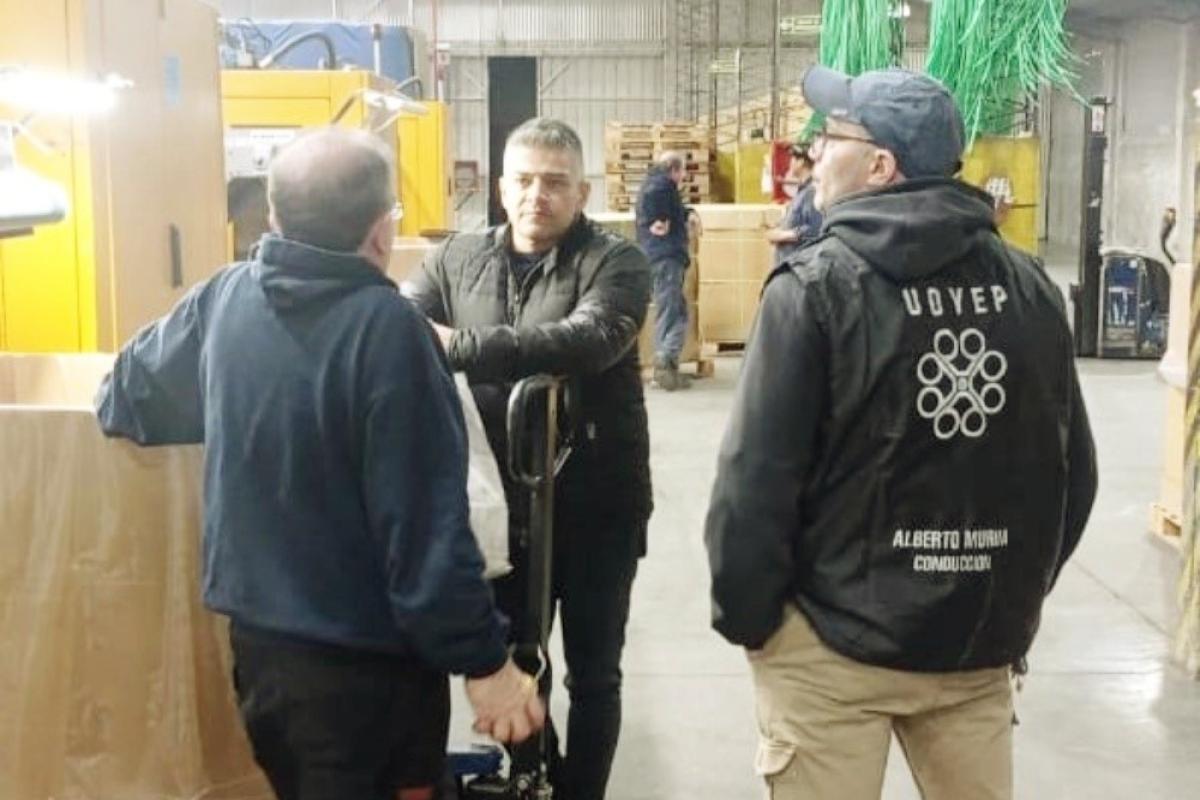 UOYEP acordó una nueva etapa paritaria: aumentos escalonados y sumas fijas para los trabajadores del plástico