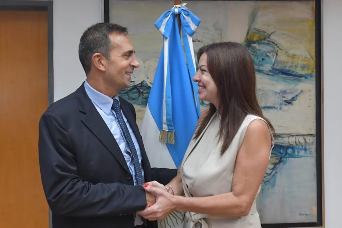 Informe de la UBA advierte una nueva caída del empleo formal y una fuerte pérdida del poder adquisitivo del salario mínimo