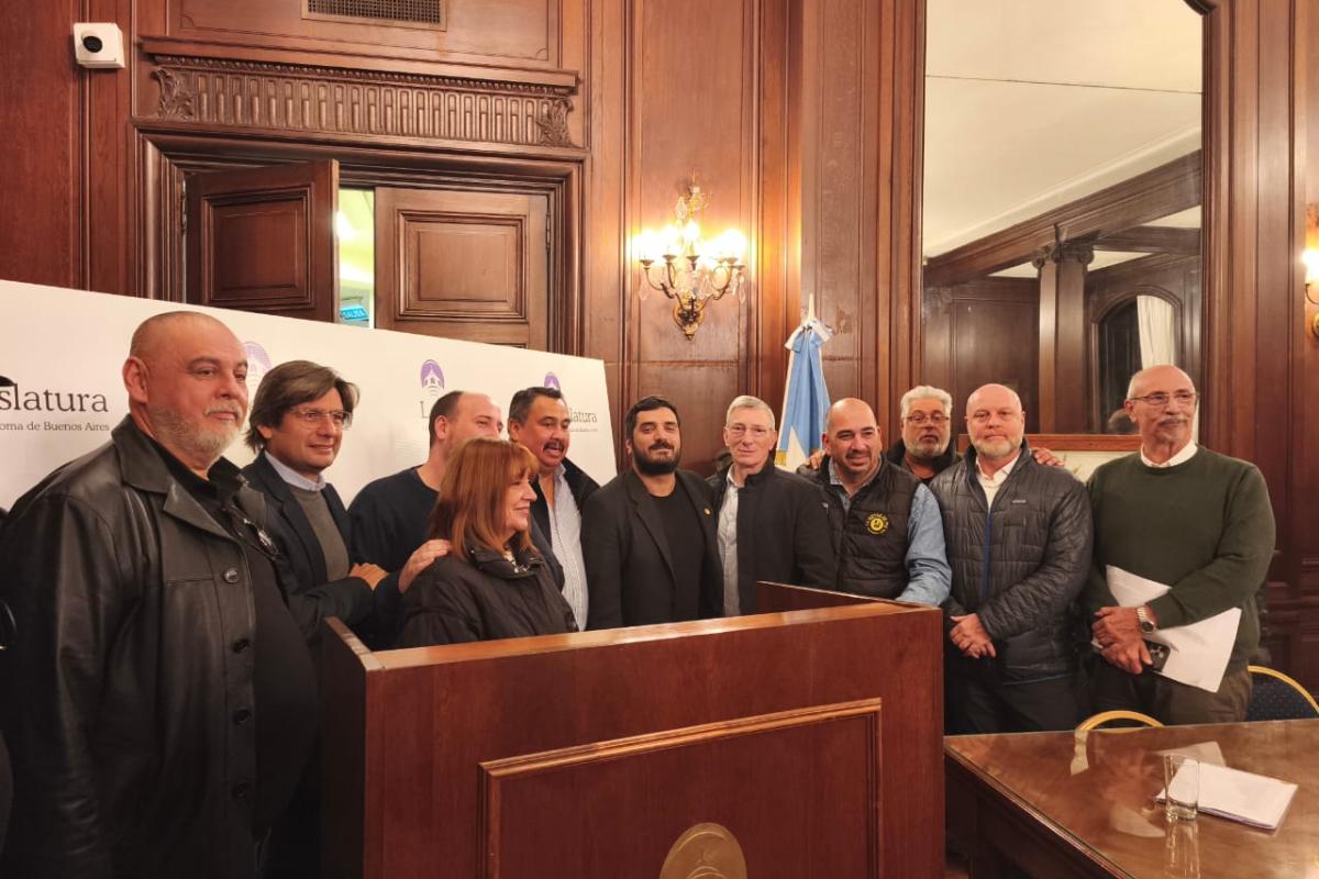 Taxistas respaldaron el fallo judicial y reclamaron una regulación “equitativa” para las aplicaciones de transporte