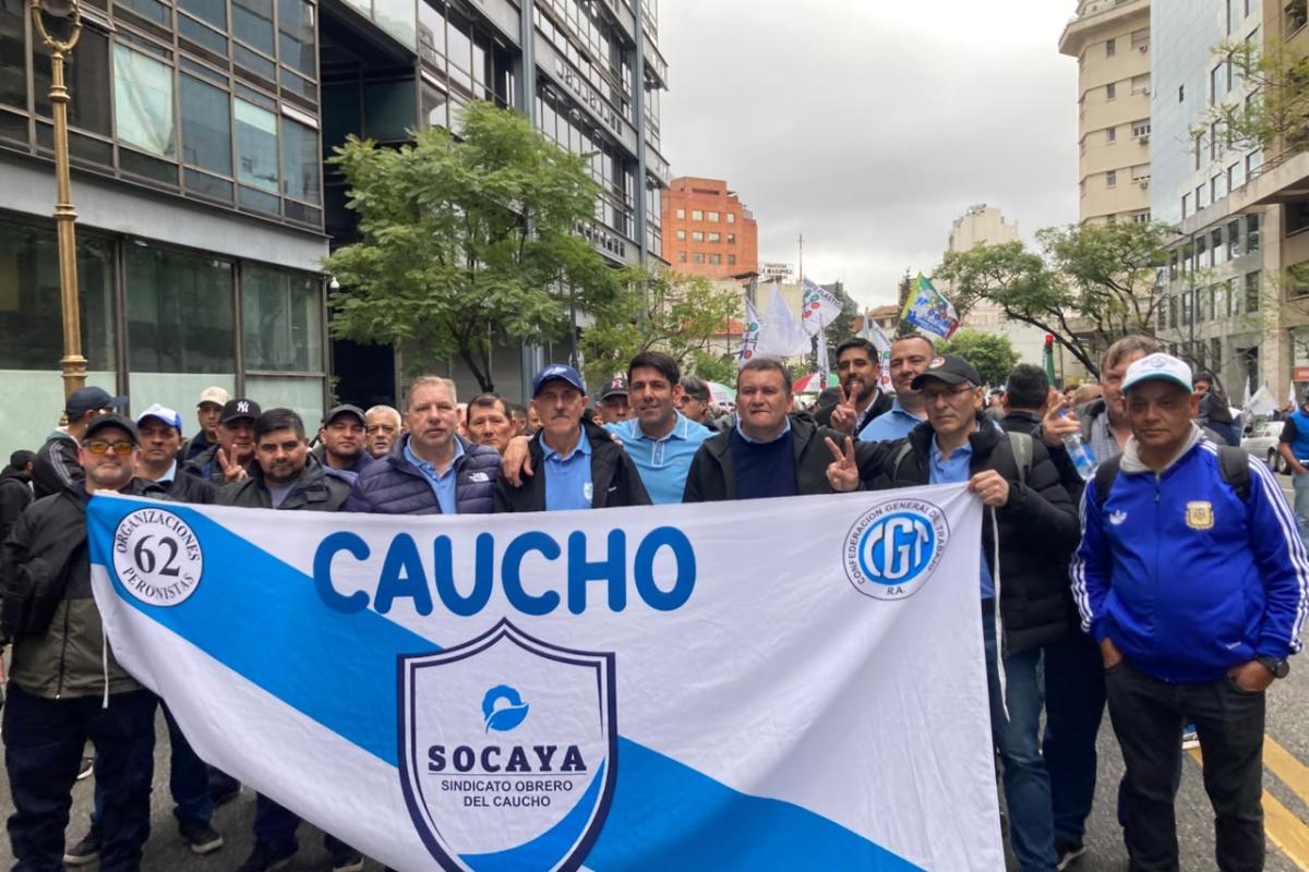El sindicato del caucho acordó una suba salarial del 7,5% hasta diciembre para trabajadores de todo el país