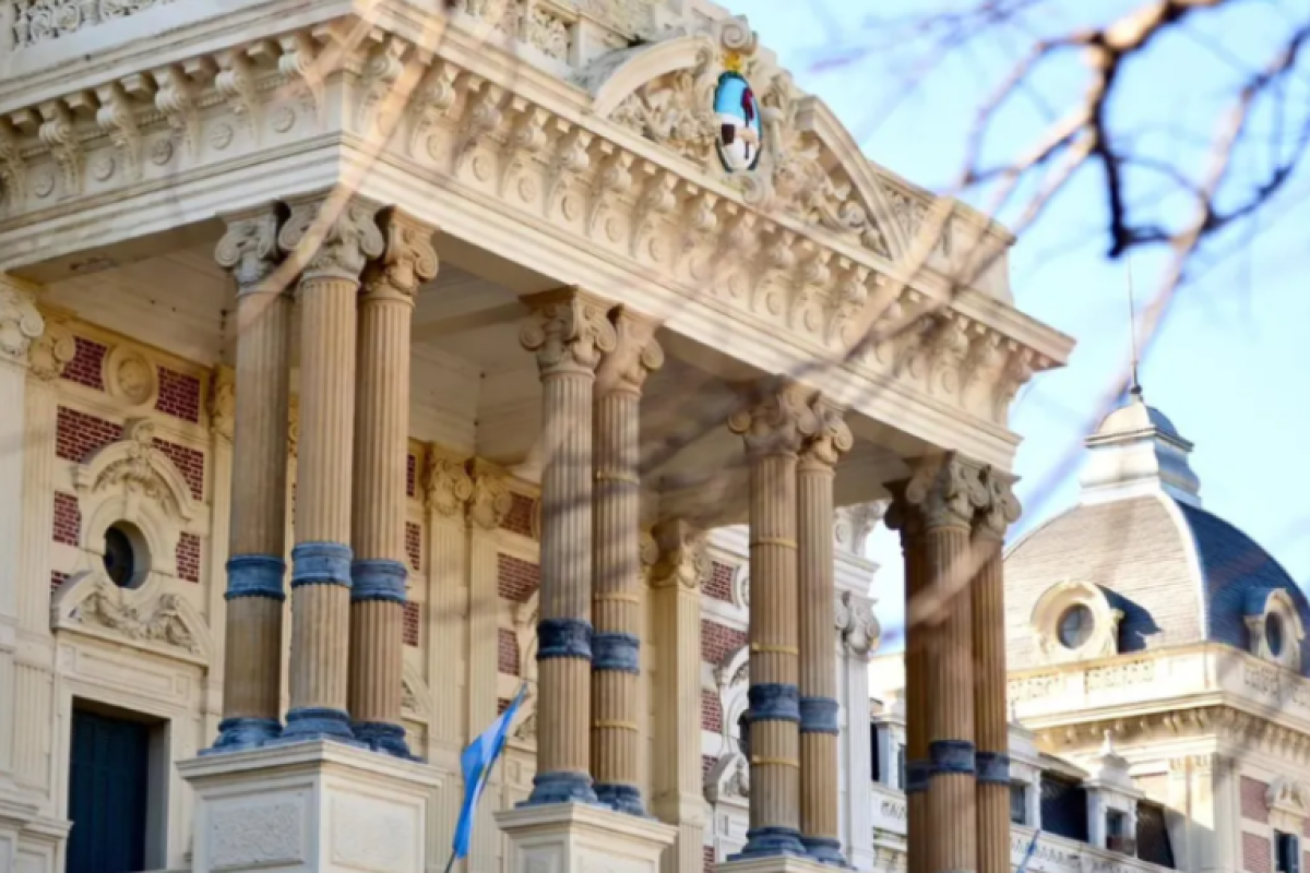 Claudio Vigne apuntó contra el cronograma de pagos: “Es un maltrato que los docentes cobren últimos”