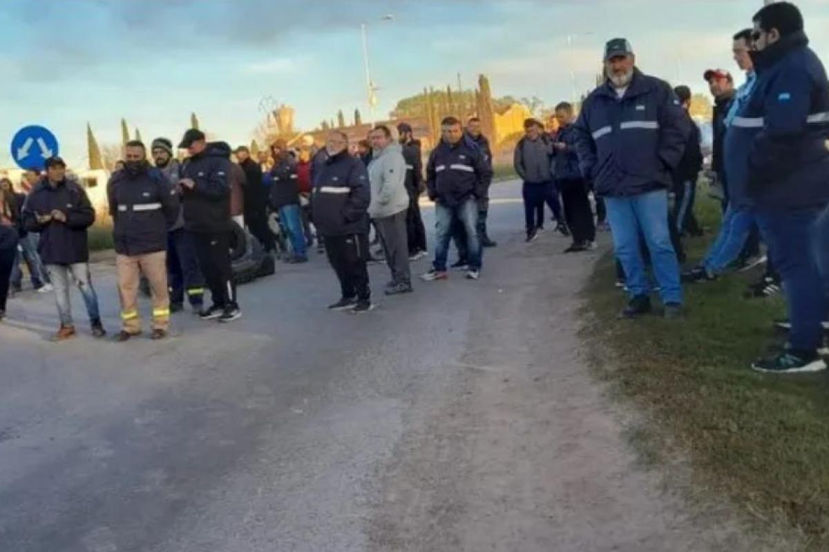 Controversia en el Día del Trabajador: tras la muerte de un operario, el titular de la UIA impulsa una reforma laboral