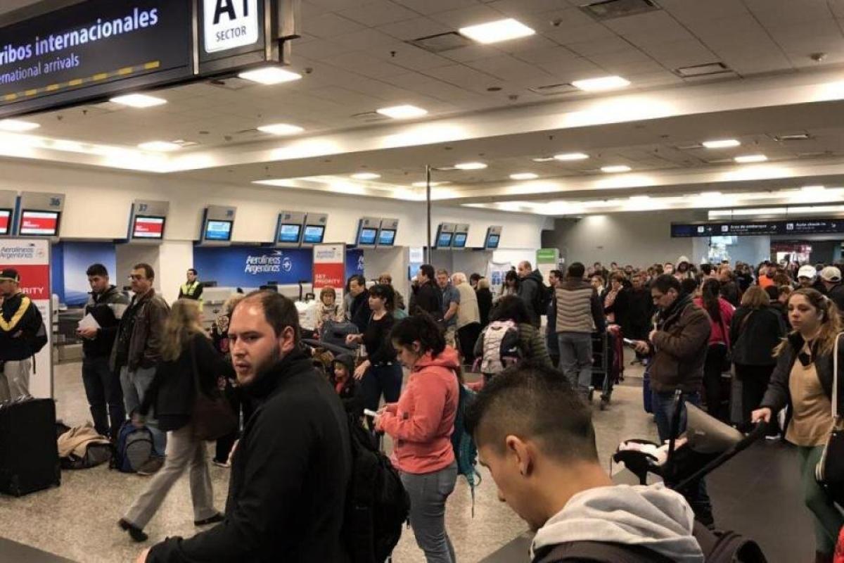 Argentina: El Turismo Emisivo Supera al Receptivo en un Contexto de Apreciación del Peso