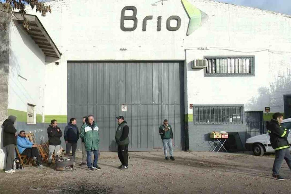 Expreso Brío atraviesa una profunda crisis y trabajadores denuncian más de 200 despidos en todo el país
