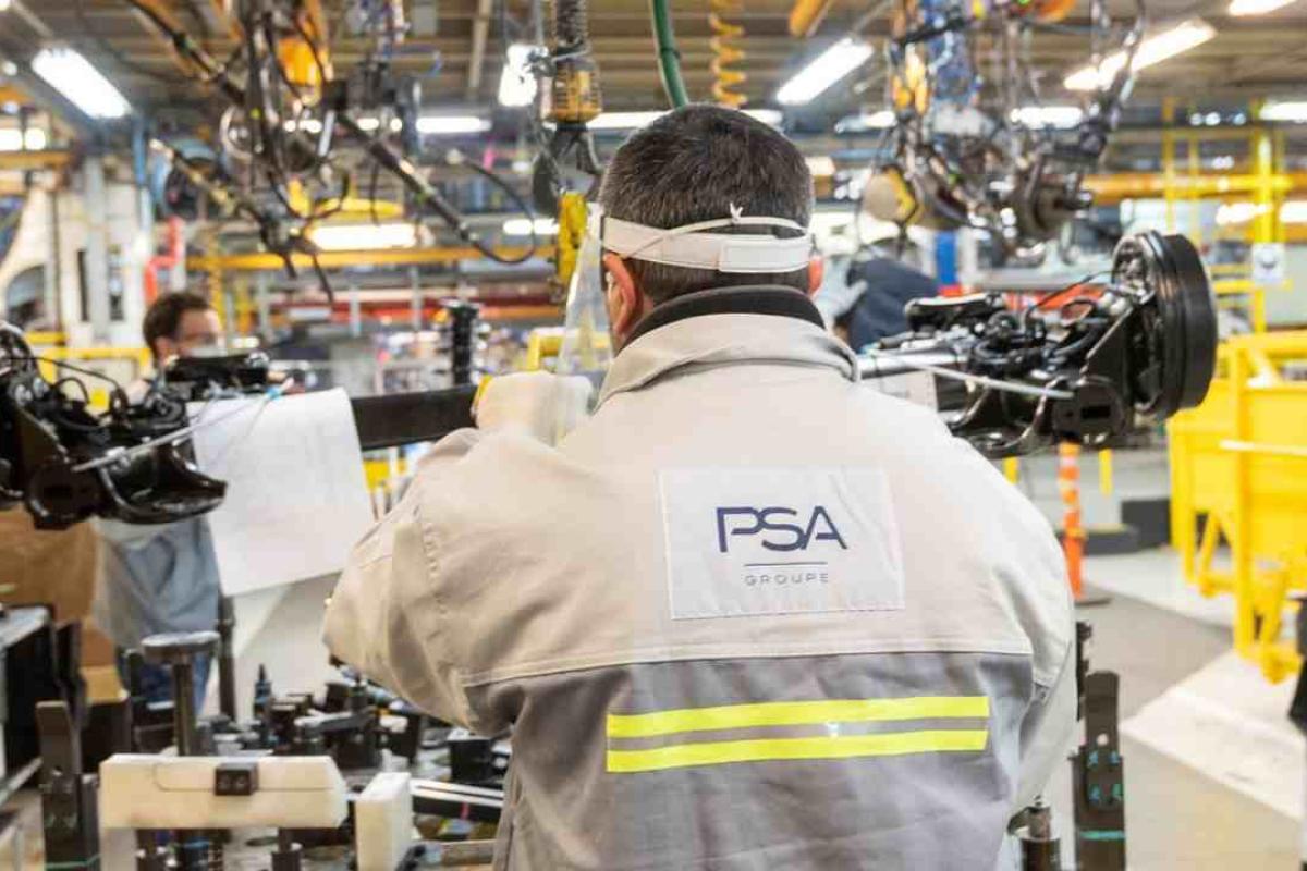 Crisis en la industria automotriz: Peugeot reduce producción en El Palomar y lanza retiros voluntarios