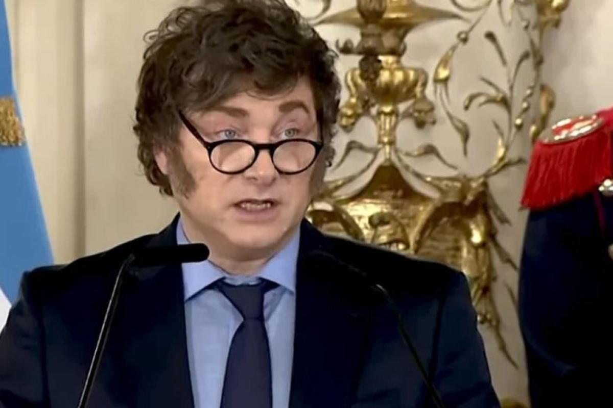 Docentes universitarios denuncian 16 meses de caída salarial y advierten por el deterioro del sistema