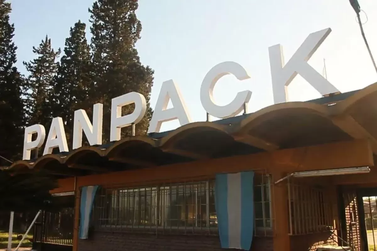 Crisis en Panpack: la caída de la demanda golpea a la histórica fabricante de bolsas para el agro, que redujo su planta de 300 a 80 trabajadores
