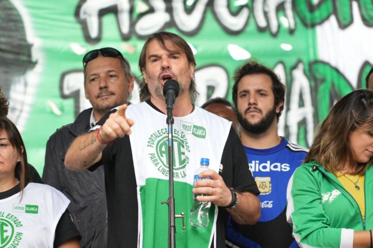 ATE Capital marchó contra Sturzenegger y denunció ajuste y desigualdad salarial en el Estado