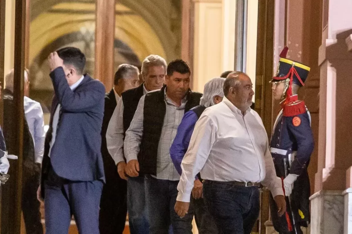 El Gobierno demora un pago millonario a las obras sociales sindicales y aumenta la presión sobre la CGT