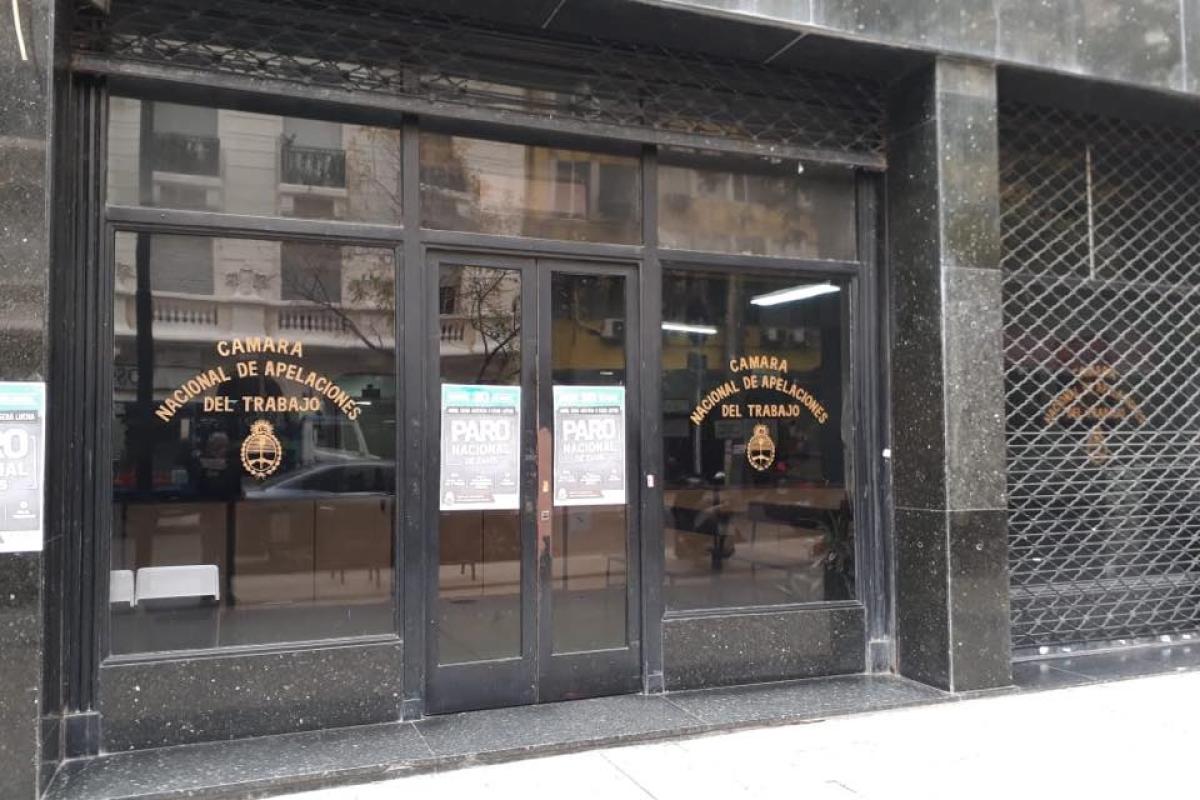 La Justicia laboral cuestionó un cambio de la reforma y mantuvo bajo su órbita una demanda contra el ENRE