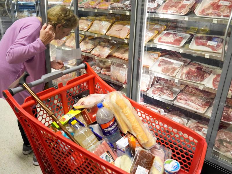 El Gobierno apuesta a una inflación por debajo del 2% y espera una nueva caída del riesgo país