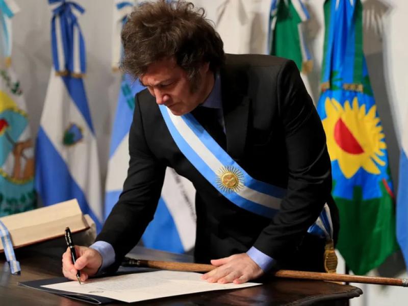 La trampa del veto: Milei presiona a los gobernadores antes del cierre de frentes electorales