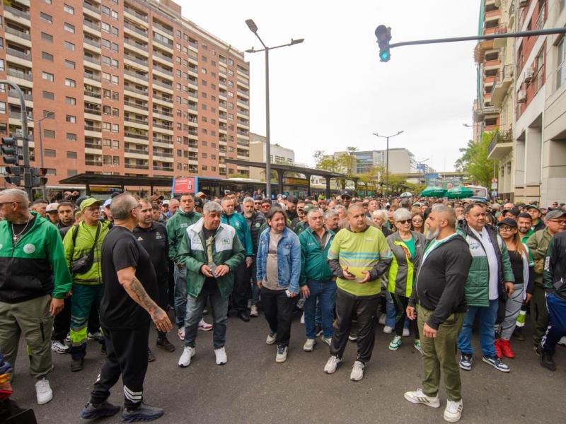 Camioneros movilizó a la Comuna 1 contra el cambio en las indemnizaciones de recolección y barrido