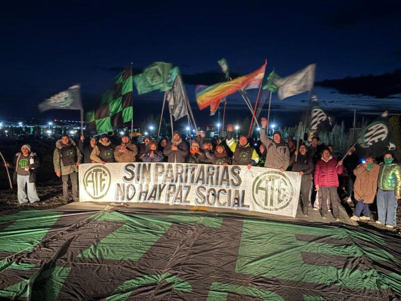 ATE bloquea aeropuertos y endurece el paro nacional: “Si no hay plata para los trabajadores, no habrá paz”