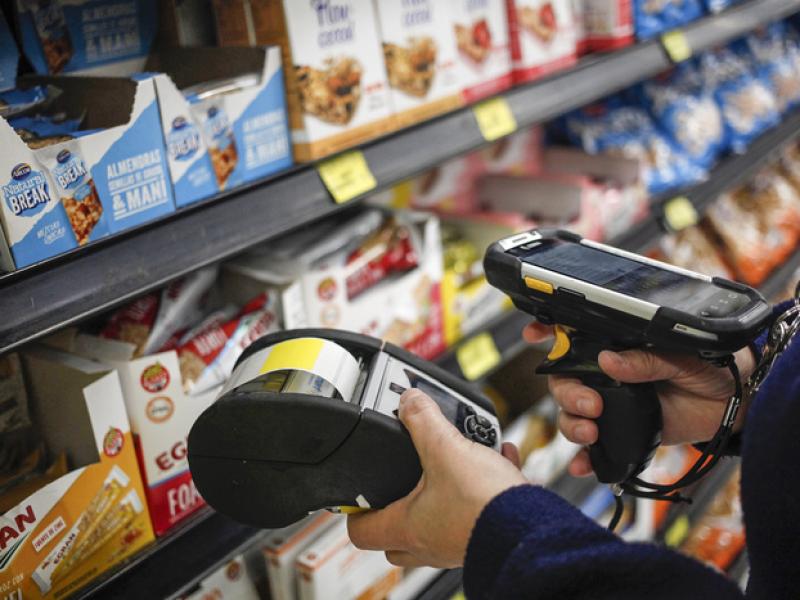 La inflación se adelanta al nuevo dólar: remarcan precios antes de que rija el esquema del FMI