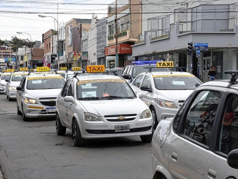 Taxis y aplicaciones: Tucumán avanza con el registro obligatorio de conductores