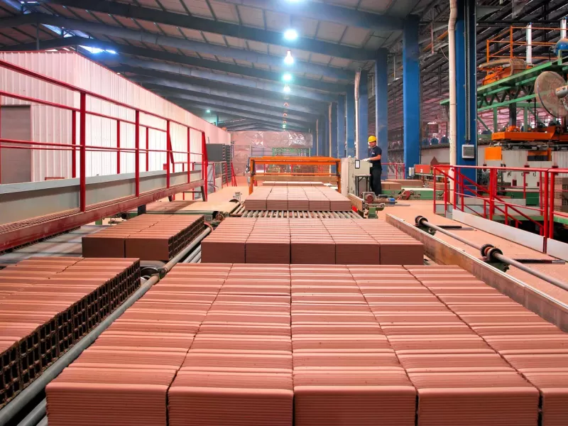 Denuncian persecución gremial en Cerámica Fanelli: despiden a delegados y convocan a protestas en La Plata