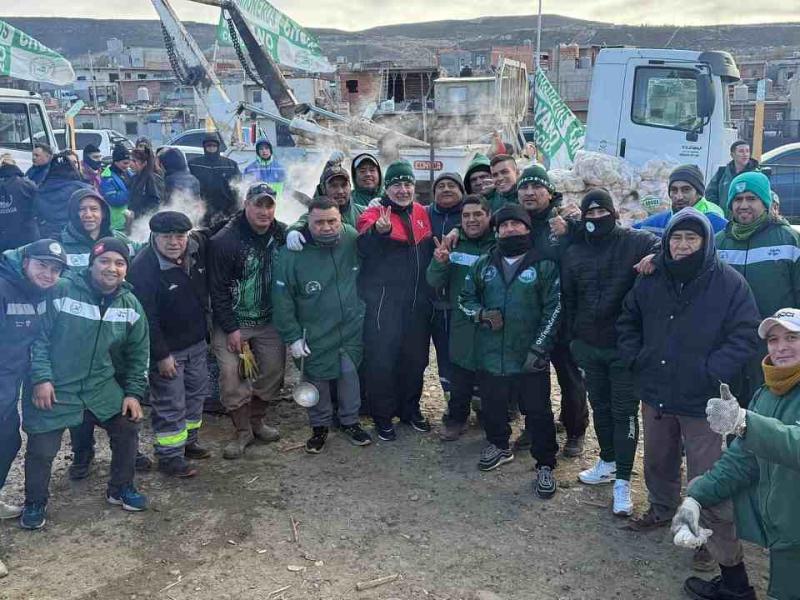 Pablo Moyano reapareció en Monte Grande y lanzó críticas al Gobierno: “Cuando el pueblo tiene hambre, hay que estar”