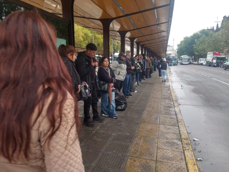 La UTA lanzó una retención de tareas y anticipa una jornada con menos colectivos en el AMBA