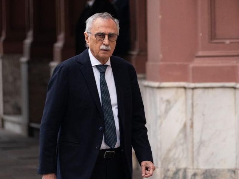 Roberto Fernández advirtió al Gobierno que las obras sociales atraviesan una crisis que pone en riesgo su continuidad