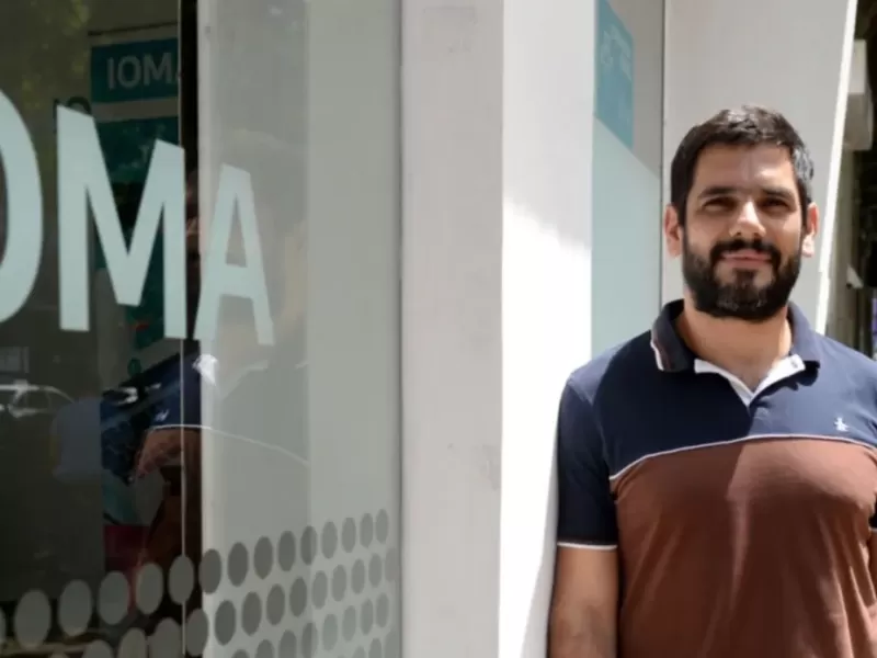 Afiliados del IOMA acusan a Homero Giles de “abandono” tras la muerte de una jubilada en Mar del Plata