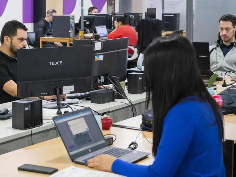 Estatales van a paritarias con reclamos de recomposición salarial y sin aceptar límites a la negociación
