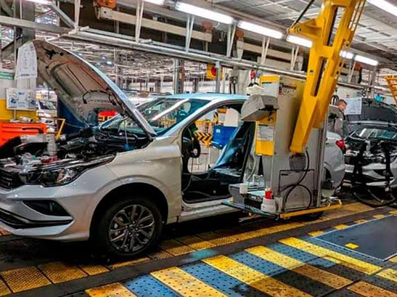 La industria automotriz profundiza la caída: la producción bajó 11,6% en agosto y acumula un retroceso del 17% en 2026