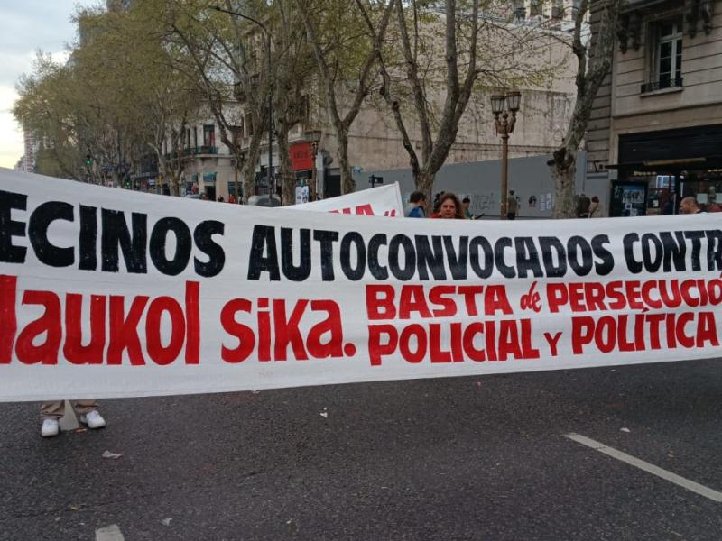 Vecinos de La Matanza participaron de la “Marcha de la Bronca” y volvieron a visibilizar su conflicto con Sika Klaukol