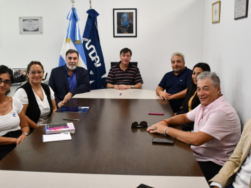 Convenio entre la UNDAV y clínicas privadas busca impulsar la formación y el empleo en enfermería