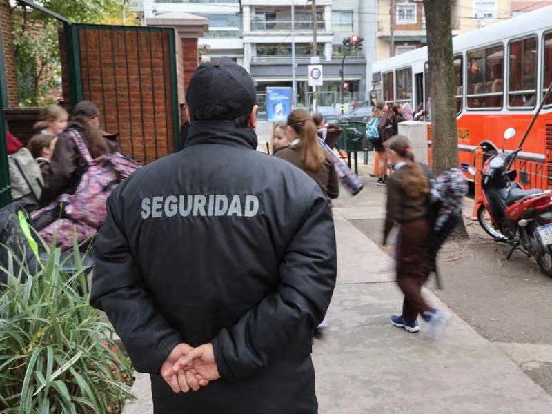 Trabajadores de seguridad privada en estado de alerta: reclaman la reapertura de paritarias por la suba de la inflación