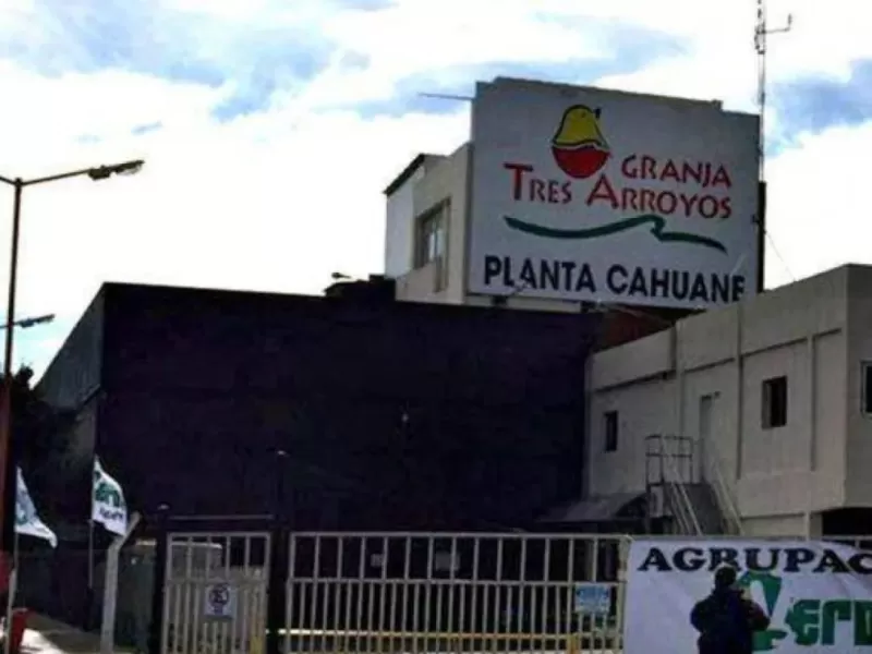 Frigerio dictó la conciliación obligatoria por los despidos en Granja Tres Arroyos y abrió una negociación por 300 puestos de trabajo